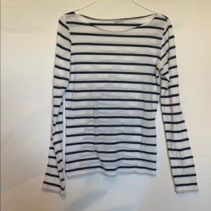 Women’s navy and white knit top size med